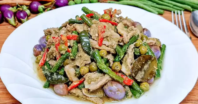 Green Curry Stir Fry Pork (No Coconut Added)