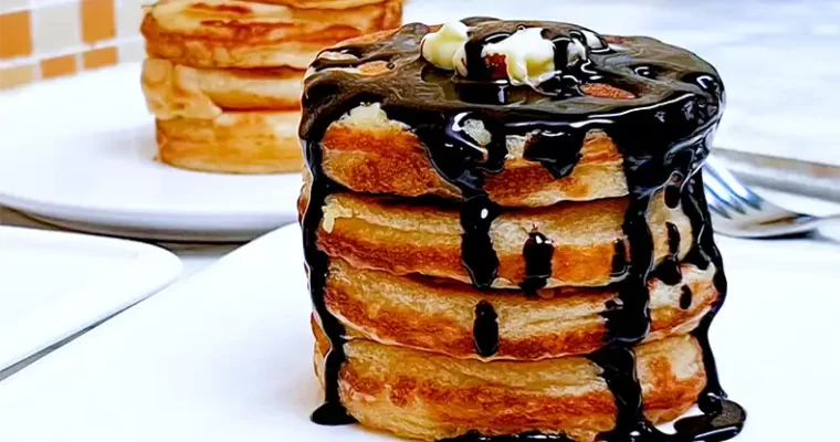 Fluffy Pancakes with Chocolate Sauce
