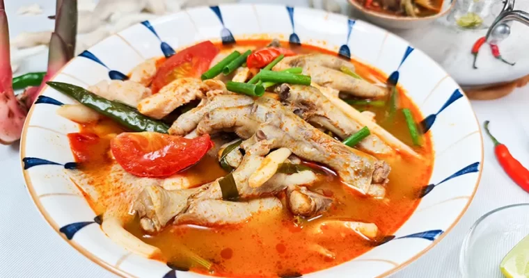 Easy Chicken Feet Tom Yum – Tom Yum Teen Gai